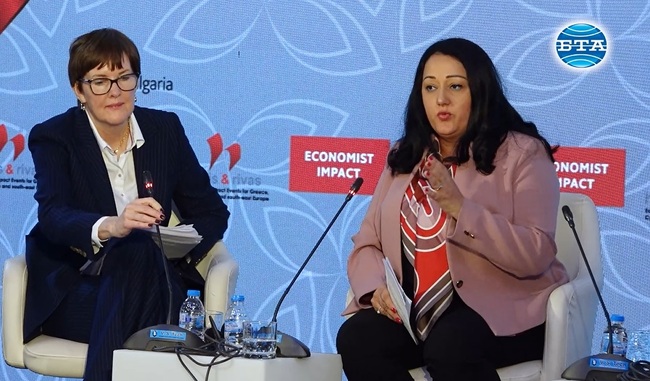 Декарбонизацията не трябва да бъде пречка, а двигател за икономически растеж, каза Лиляна Павлова на форум в София