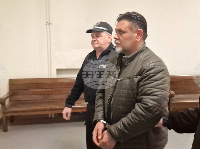 Окръжният съд в Хасково остави в ареста турски гражданин, издирван от австрийските власти за трафик на хора