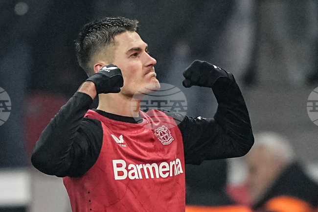 Байер Леверкузен продължи договора на Патрик Шик