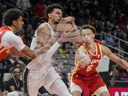 Spurs Hawks Basketball