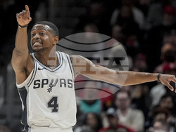 Spurs Hawks Basketball