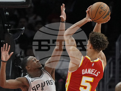 Spurs Hawks Basketball