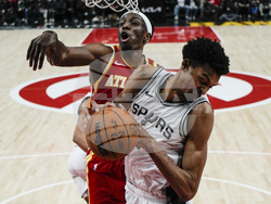 Spurs Hawks Basketball