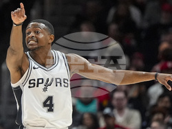 Spurs Hawks Basketball