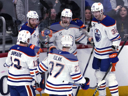 Oilers Blackhawks Hockey