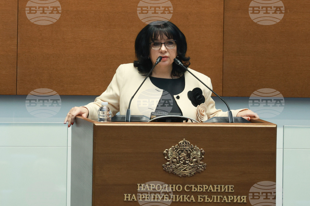 Неразплатени разходи за над 4 млрд. лева са прехвърлени към бюджета за 2025 година, каза министърът на финансите Теменужка Петкова