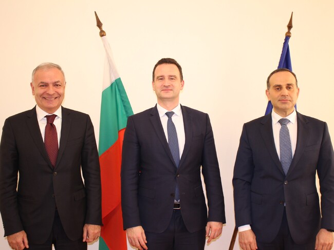 Възможностите за сътрудничество обсъдиха министър Станков, посланикът на Азербайджан у нас и представители на азерската държавна енергийна компания