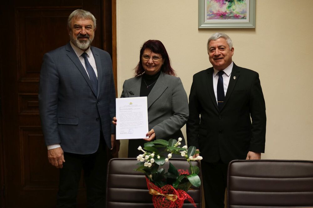 Драгомир Драганов към доц. д-р Десислава Атанасова: Бъдете двигател на все повече иновации и винаги се вслушвайте в гласа на младите