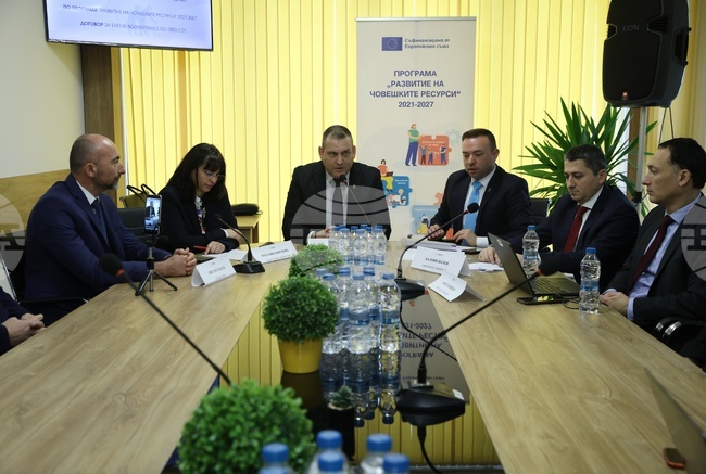 Министерство на труда и социалната политика - „Грижа в дома в община Костинброд“