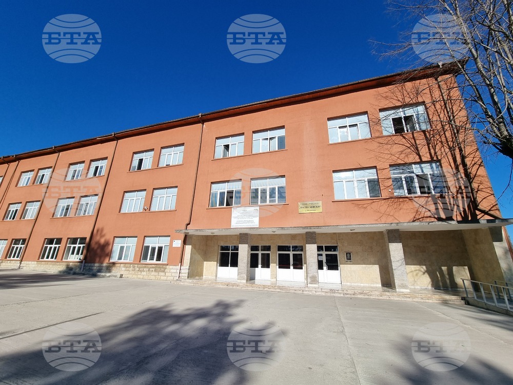 В единственото училище в Ябланица ще бъде извършен основен ремонт и ще се изградят СТЕМ кабинети и спортна зала