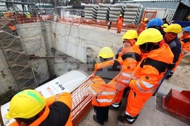 Метро - тунелопробивна машина - церемония