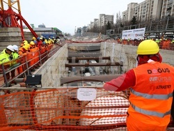 Метро - тунелопробивна машина - церемония