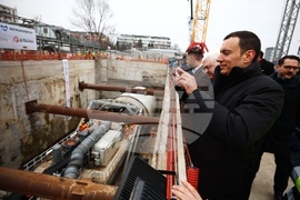 Метро - тунелопробивна машина - церемония