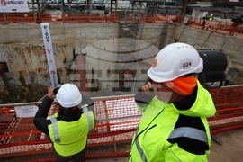 Метро - тунелопробивна машина - церемония