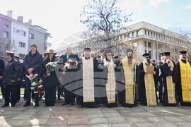 Бургас - паметник на загиналите в Руско-турската освободителна война - почит