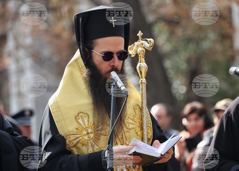 Бургас - паметник на загиналите в Руско-турската освободителна война - почит