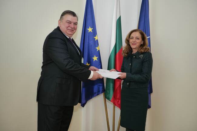 Deputy Foreign Minister Receives New Ambassador of Moldova