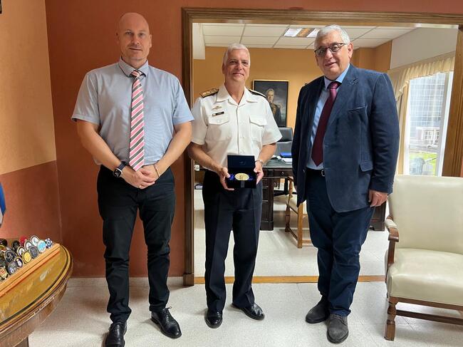 Флотилен адмирал Боян Медникаров благодари на ВМС на Аржентина за подкрепата им на българските антарктически експедиции