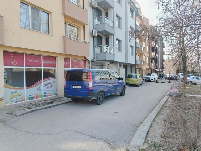 Продължава работата на психолози с мъжа, който се барикадира в Благоевград