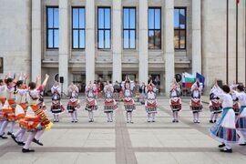 Бургас - Фолклорен танцов ансамбъл "Никола Гинов" - концерт