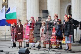 Бургас - Фолклорен танцов ансамбъл "Никола Гинов" - концерт