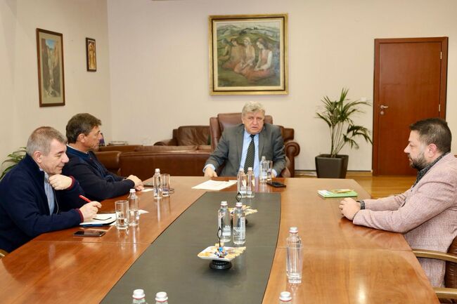 Подобряване на условията за туризъм в националните и природните паркове обсъди министър Манол Генов с Българския туристически съюз