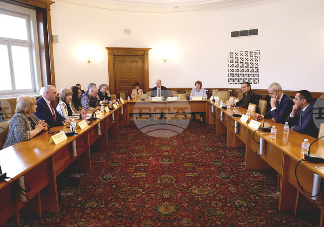 Комисията по културата и медиите в НС прие решение за отпускане на държавни парични награди на 10 български артисти и журналисти