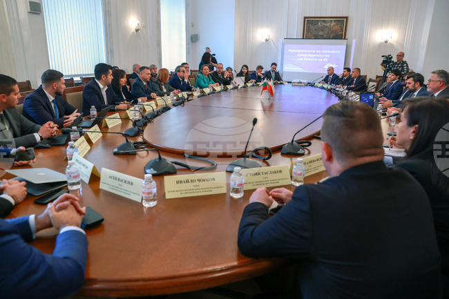 Парламент - Комисия по външна политика - Комисия по европейските въпроси и контрол на европейските фондове - съвместно заседание 