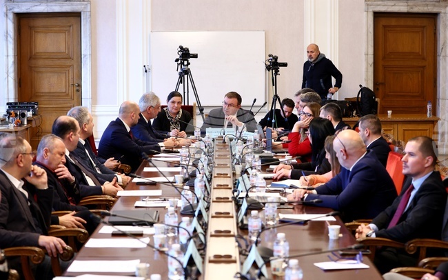 Здравната комисия в парламента отхвърли предложение за прекратяване на споразумението със Световната здравна организация