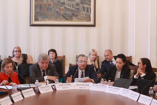 Временната комисия в НС за безводието изслушва двама министри и ръководството на "Български ВиК Холдинг"