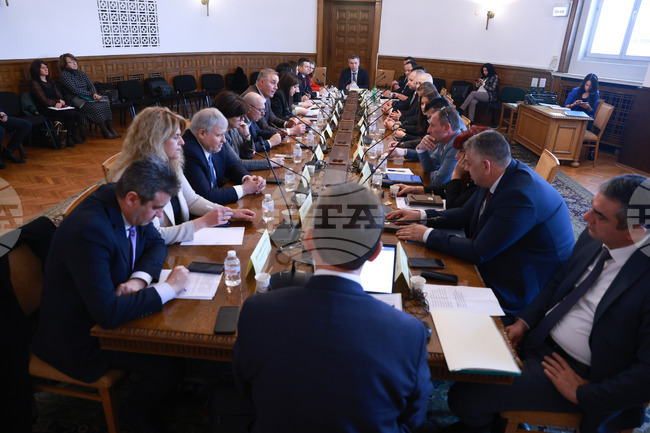 Към днешна дата няма опасност за нашите преработватели на мляко от дребни преживни животни за забрана на тяхната дейност, каза министър Тахов