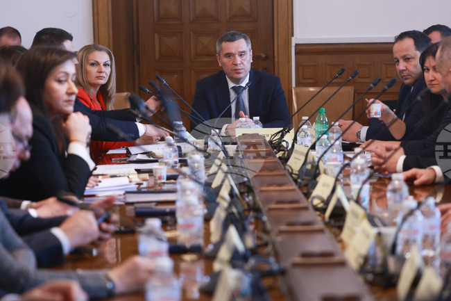 Земеделският министър Георги Тахов се ангажира кампанията по директните плащания да протича нормално и в срок