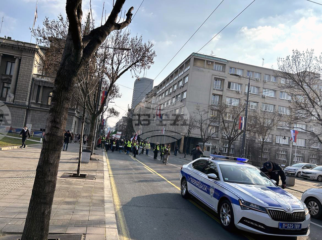 МВнР предупреждава за обявена седемчасова блокада на мост "Газела" в Белград, част от международен път Е-75