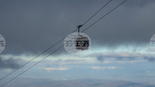 Ски лифтът в курорта Дурмитор, Черна гора, от който вчера човек падна и загина, е имал необходимата документация за работа, каза директор