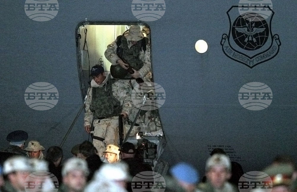 На 7 февруари 2004 г. се завръща в България последната група военнослужещи от първия пехотен батальон, изпълнил мисия в Ирак