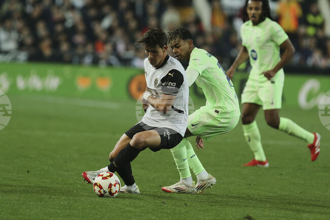 Валенсия се изкачи на девето място с победа над Хетафе