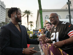 Super Bowl Honors Football