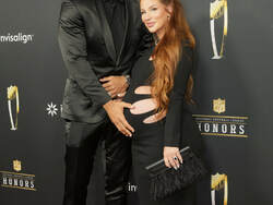 Super Bowl Honors Football
