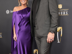 Super Bowl Honors Football