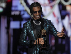 Super Bowl Honors Football