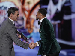 Super Bowl Honors Football