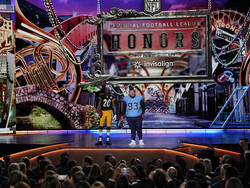 Super Bowl Honors Football