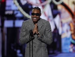 Super Bowl Honors Football