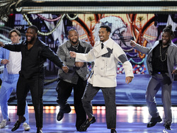 Super Bowl Honors Football