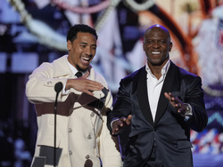 Super Bowl Honors Football