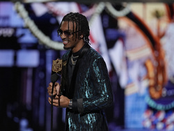 Super Bowl Honors Football