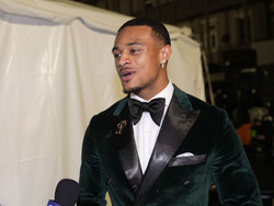 Super Bowl Honors Football