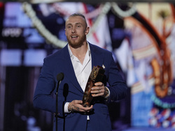 Super Bowl Honors Football