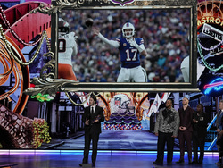 Super Bowl Honors Football