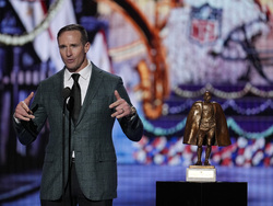 Super Bowl Honors Football